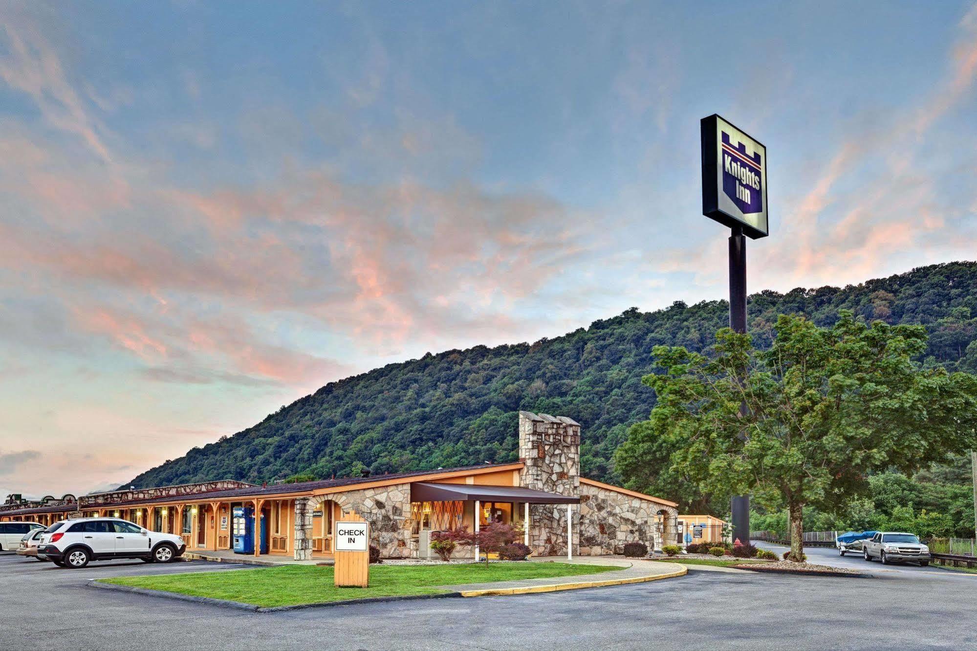 Knights Inn Charleston West Virginia Ngoại thất bức ảnh